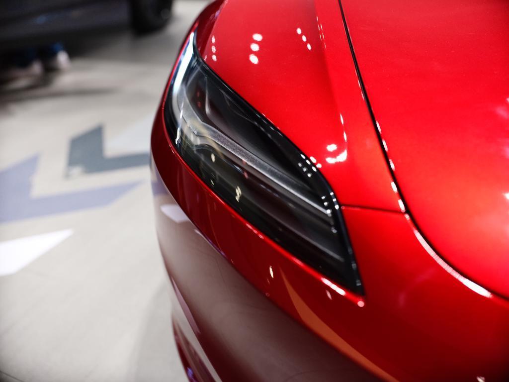 “开箱”特斯拉Model 3焕新版：对Model S的“深度模仿”