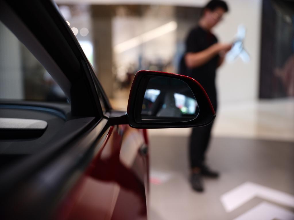 “开箱”特斯拉Model 3焕新版：对Model S的“深度模仿”