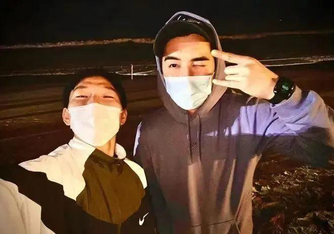 说他隐婚生子？这真不能叫塌房，是结婚的时候没叫你而已！