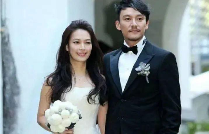 说他隐婚生子？这真不能叫塌房，是结婚的时候没叫你而已！