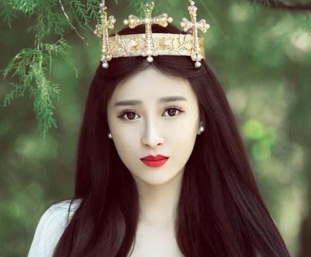 任嘉伦兰贺绯闻愈演愈烈，旧照被扒曾在同一选秀