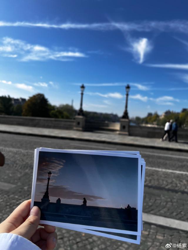 杨紫晒巴黎旅程plog 穿精致衬衫套装闪耀浪漫之都