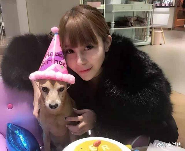 没坐在宝马车里哭，直接卷钱跑路？马诺被丈夫控诉骗钱骗感情