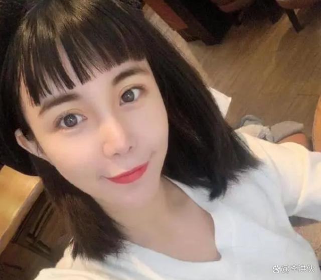 没坐在宝马车里哭，直接卷钱跑路？马诺被丈夫控诉骗钱骗感情