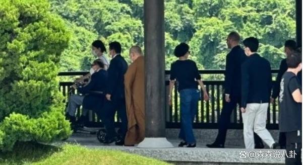 95岁李嘉诚罕见受访面容消瘦，退休5年集团捐款逾30亿