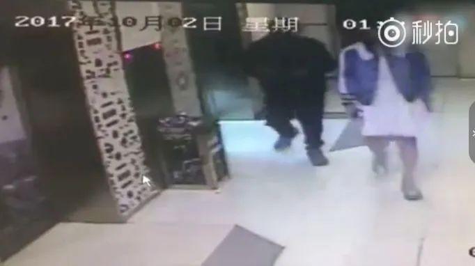 新恋情曝光，怒锤出轨渣男，终于遇真爱了？