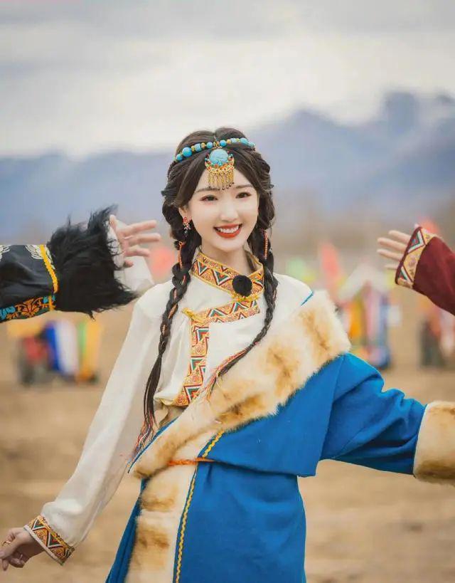 新恋情曝光，怒锤出轨渣男，终于遇真爱了？