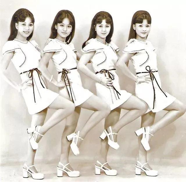 大女自杀，二女天后，秋官和他的四个女儿……