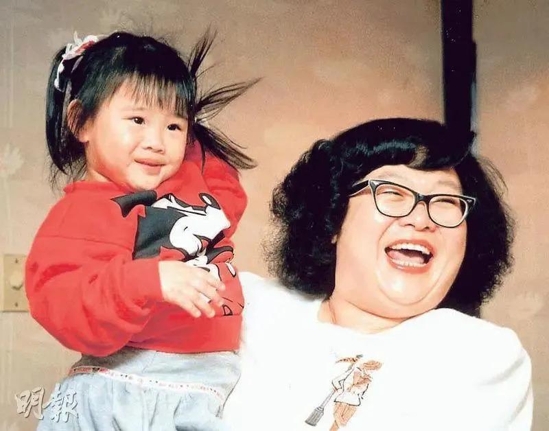 大女自杀，二女天后，秋官和他的四个女儿……