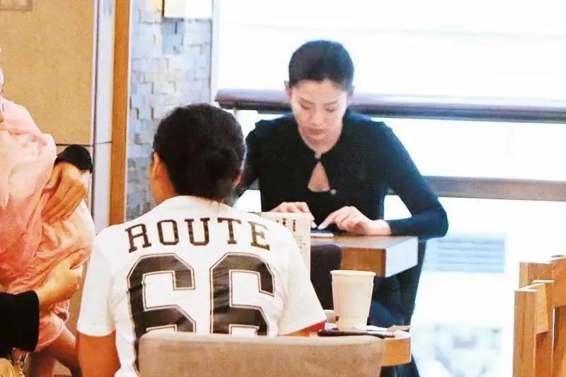 大女自杀，二女天后，秋官和他的四个女儿……