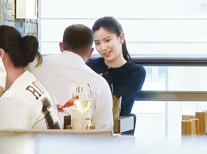 大女自杀，二女天后，秋官和他的四个女儿……