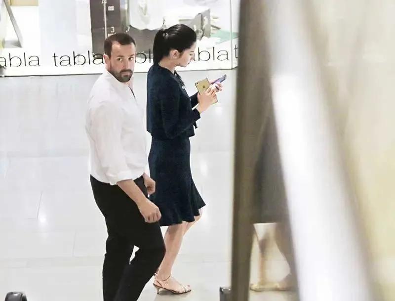大女自杀，二女天后，秋官和他的四个女儿……