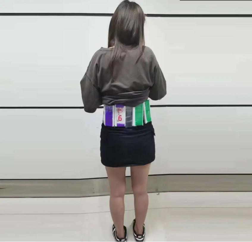 海关查获 4 宗旅客绑藏手机走私入境案，共 195 台旧手机