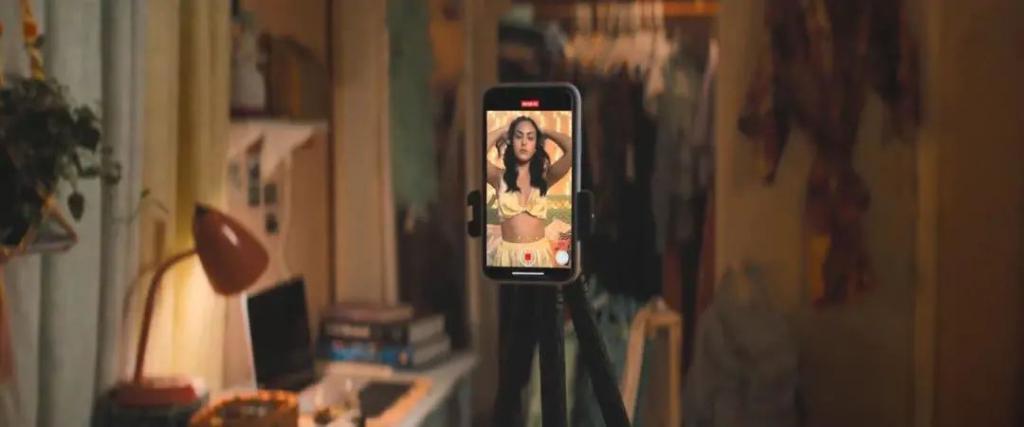 大尺度爽片,看完我人傻了