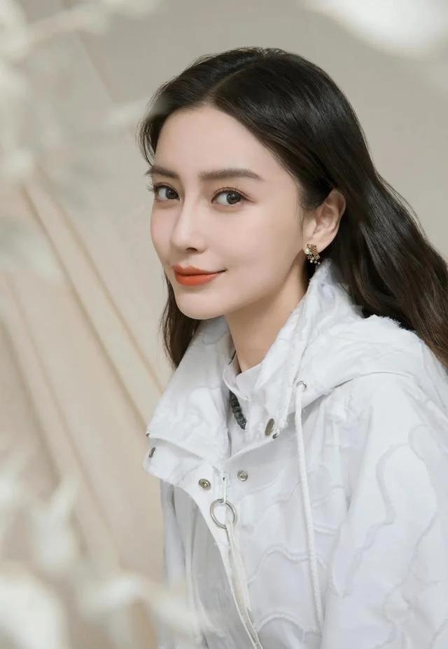 杨颖首次回应风波被指避重就轻,三点因素决定走向