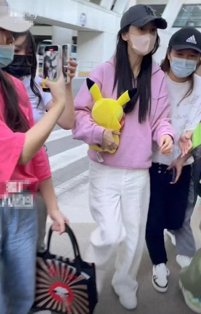 杨颖首次回应风波被指避重就轻,三点因素决定走向