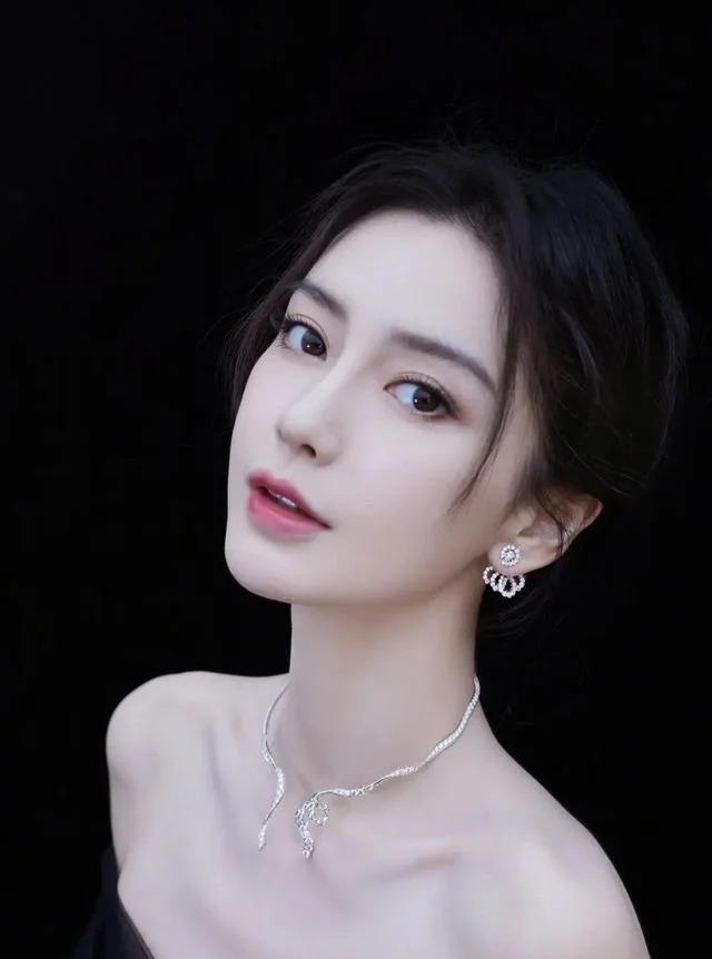 杨颖首次回应风波被指避重就轻,三点因素决定走向