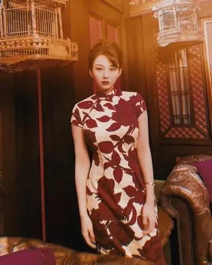 还记得邱淑贞女儿沈月吗？和妈妈越来越像了？