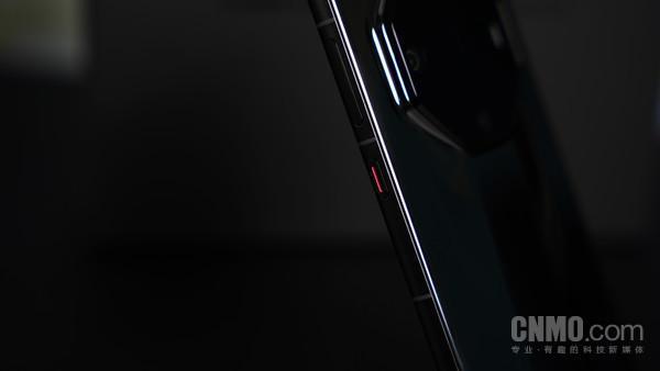 华为Mate 60 RS 非凡大师评测：逆势而为 敢于非凡