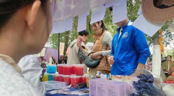 吴千语带施伯雄上恋综！无名指戴戒指被猜已隐婚