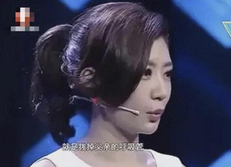 贾静雯庆祝49岁生日，获咘咘波妞探班，晒与亡父另类同框惹人泪目