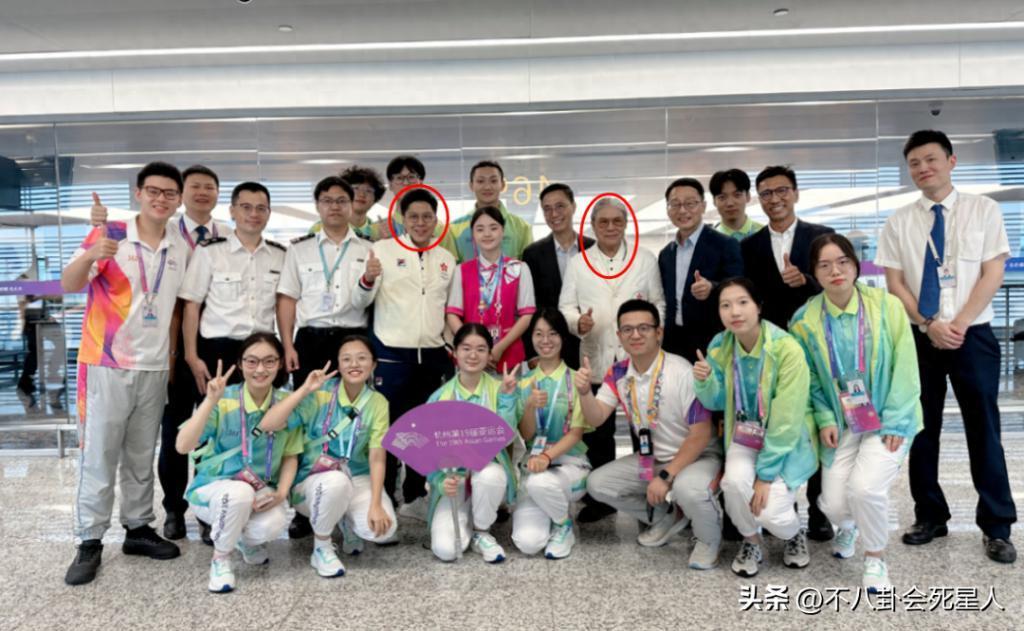 霍启刚亚运会后人气“升级”，回港被争先合照，娶对妻子很重要