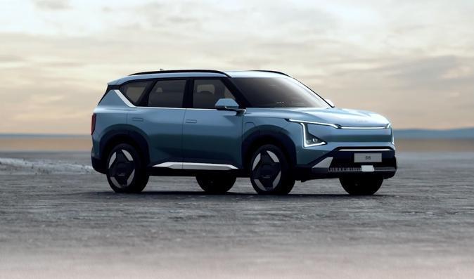 起亚EV5新车部分配置曝光：配备后排小桌板、4升冷暖冰箱等