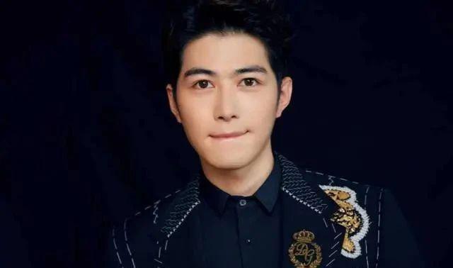 啊？被导演潜规则曝光，他俩真有一腿？