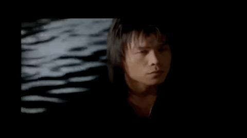 “又土又丑，他靠摆烂又红了”