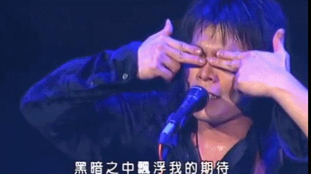 “又土又丑，他靠摆烂又红了”
