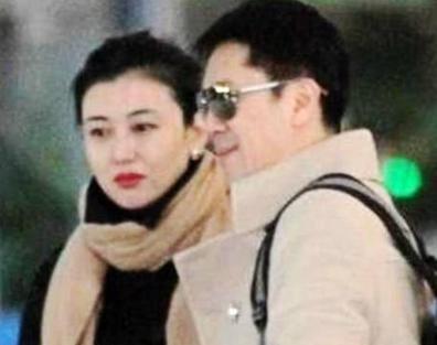 拒绝那英娶富婆，60后“甜豆”凭什么？