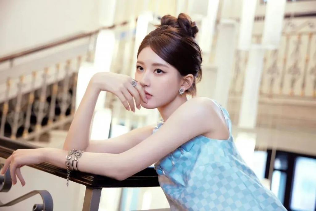 95花、85花，谁更能撑住场子，时装周走一圈就知道了！