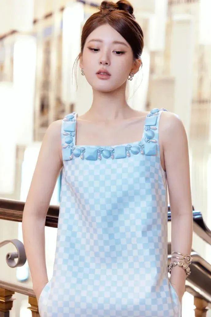 95花、85花，谁更能撑住场子，时装周走一圈就知道了！