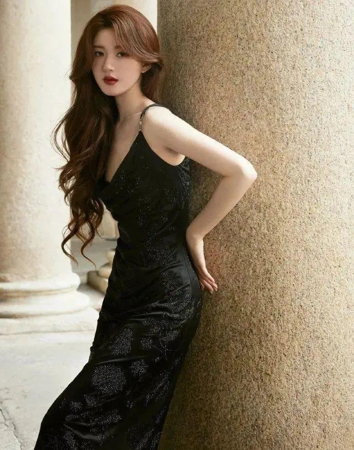 95花、85花，谁更能撑住场子，时装周走一圈就知道了！