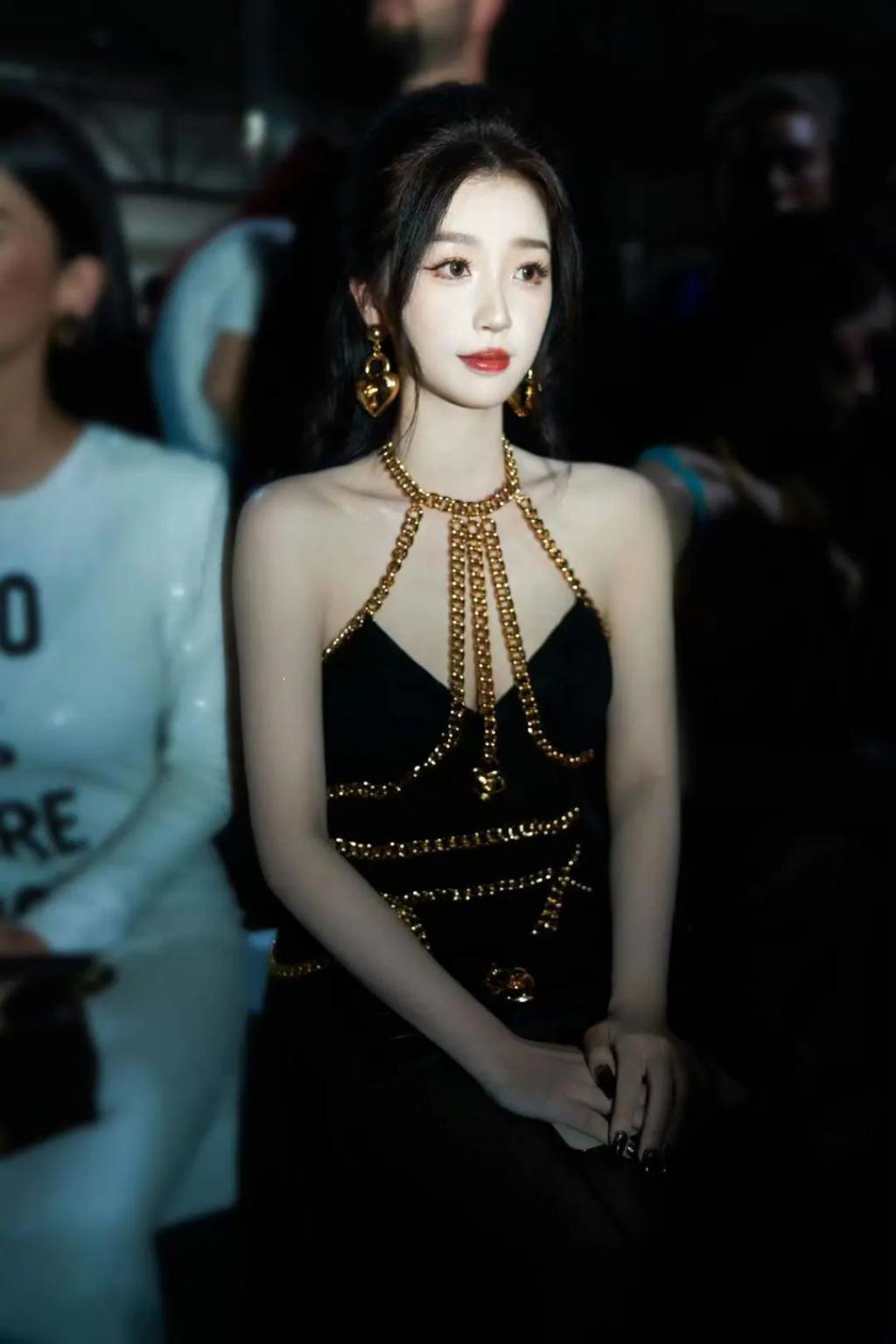 95花、85花，谁更能撑住场子，时装周走一圈就知道了！