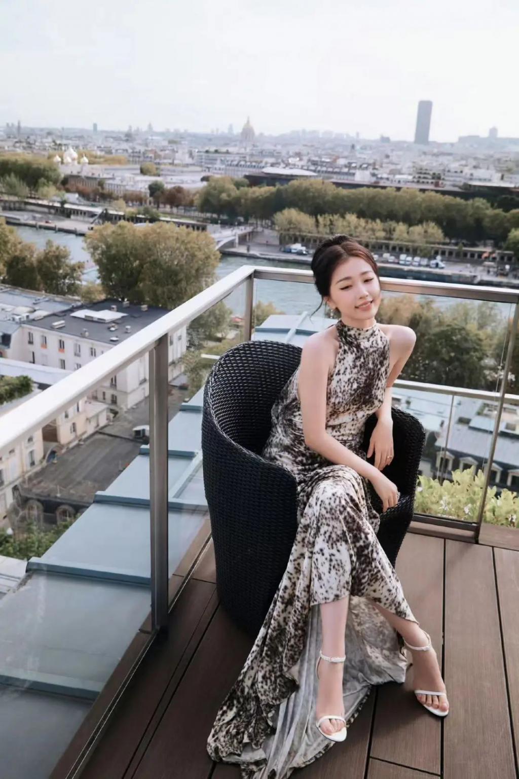 95花、85花，谁更能撑住场子，时装周走一圈就知道了！