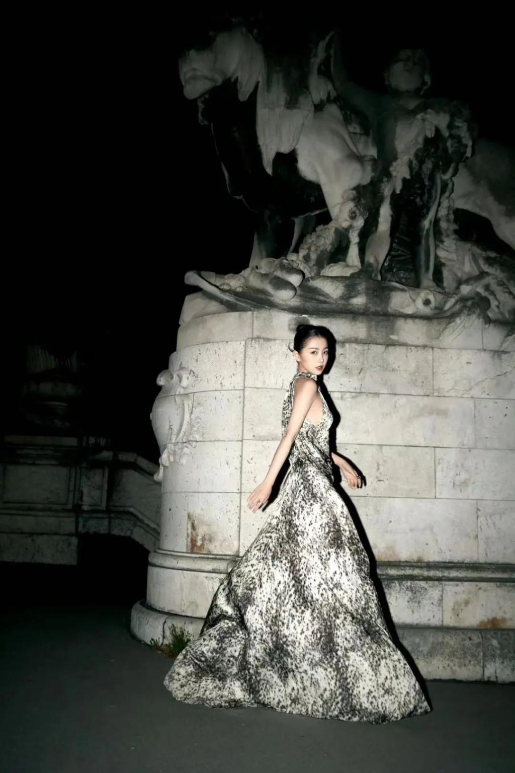 95花、85花，谁更能撑住场子，时装周走一圈就知道了！