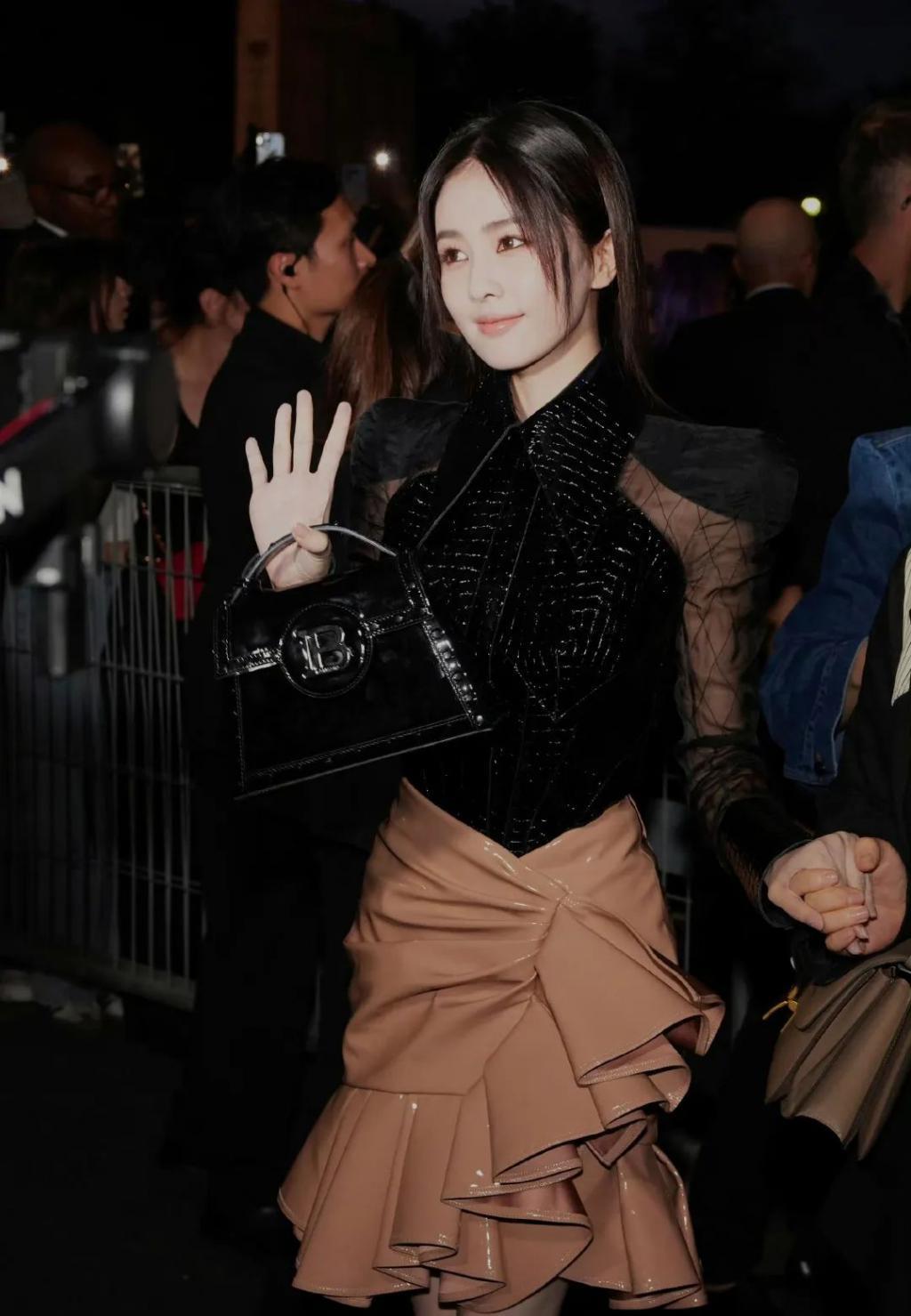 95花、85花，谁更能撑住场子，时装周走一圈就知道了！