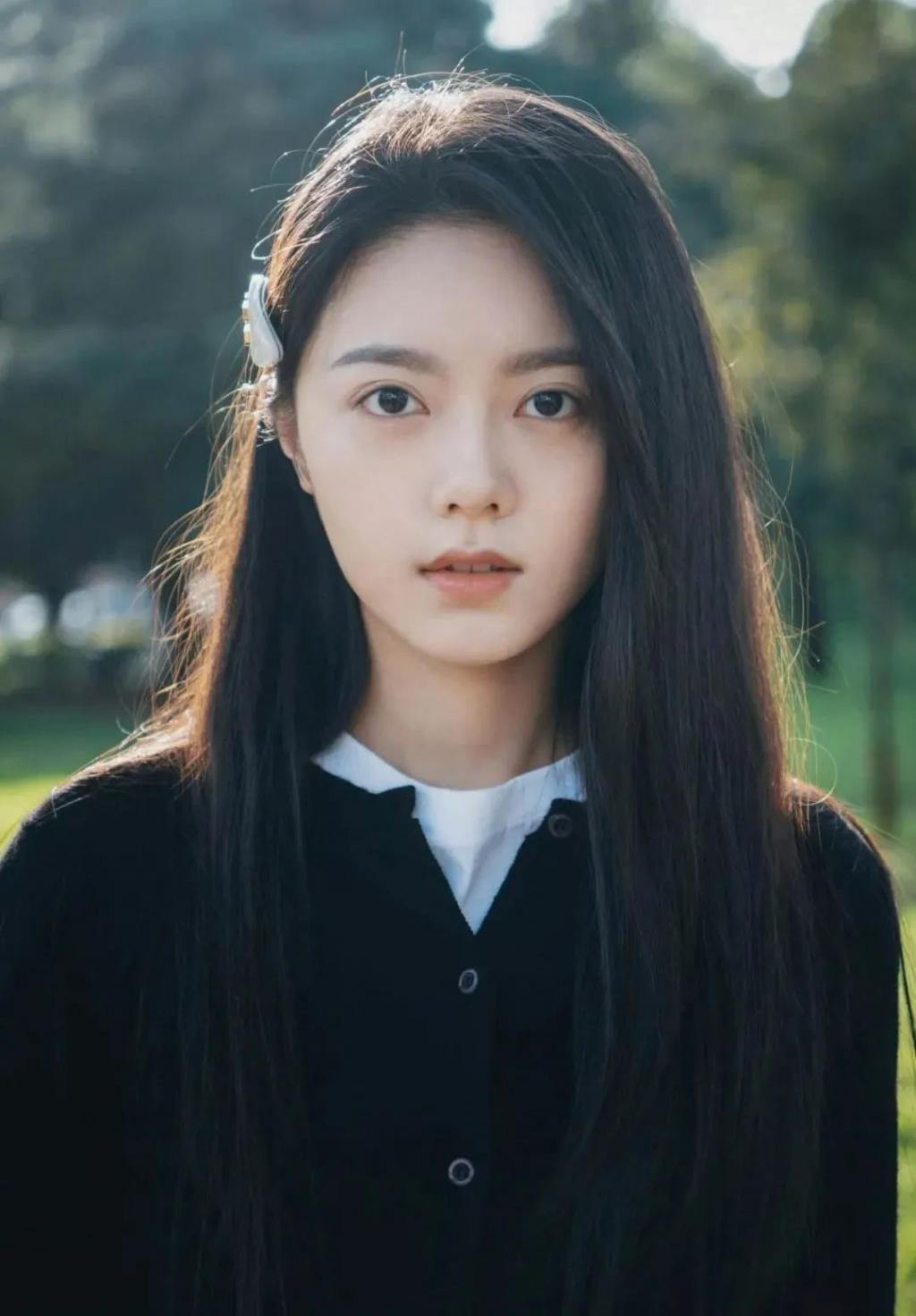 95花、85花，谁更能撑住场子，时装周走一圈就知道了！