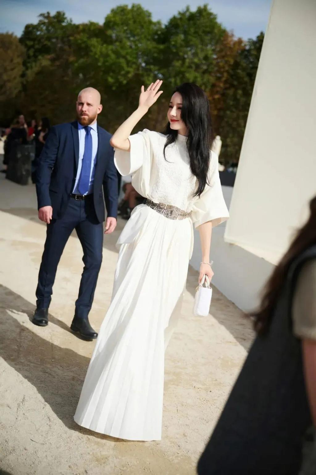 95花、85花，谁更能撑住场子，时装周走一圈就知道了！