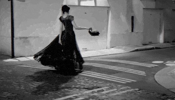 95花、85花，谁更能撑住场子，时装周走一圈就知道了！