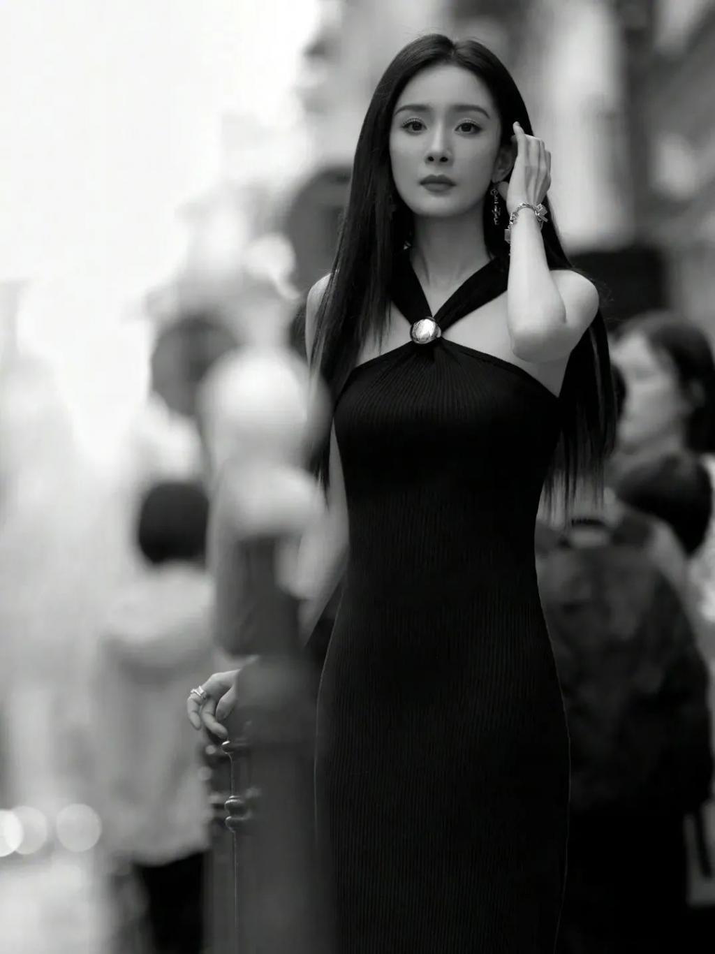 95花、85花，谁更能撑住场子，时装周走一圈就知道了！