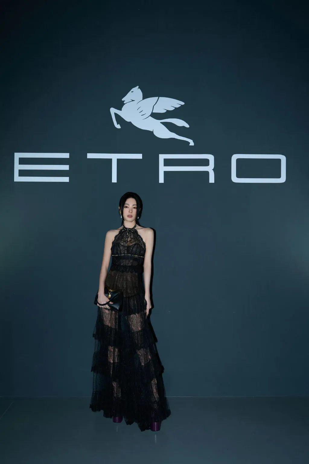 95花、85花，谁更能撑住场子，时装周走一圈就知道了！