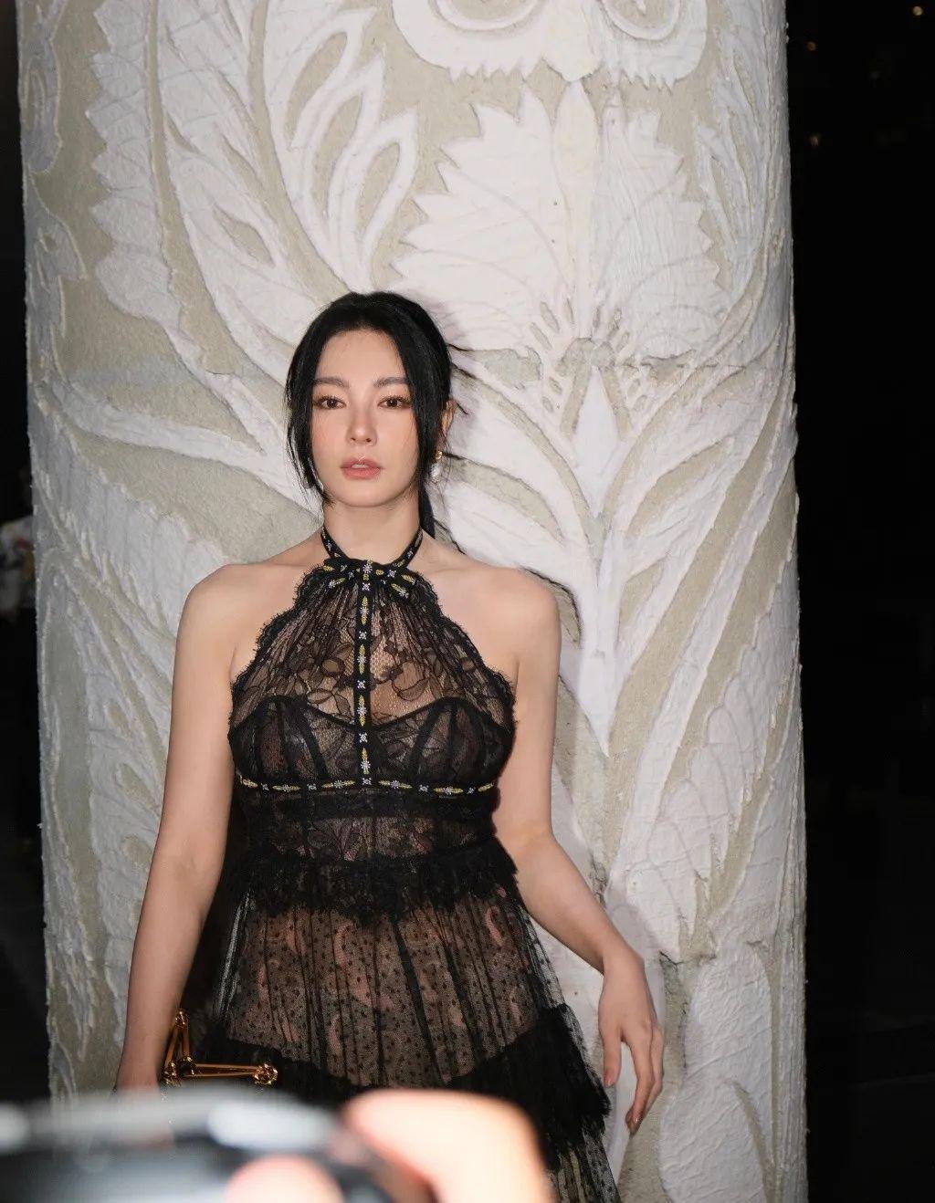 95花、85花，谁更能撑住场子，时装周走一圈就知道了！