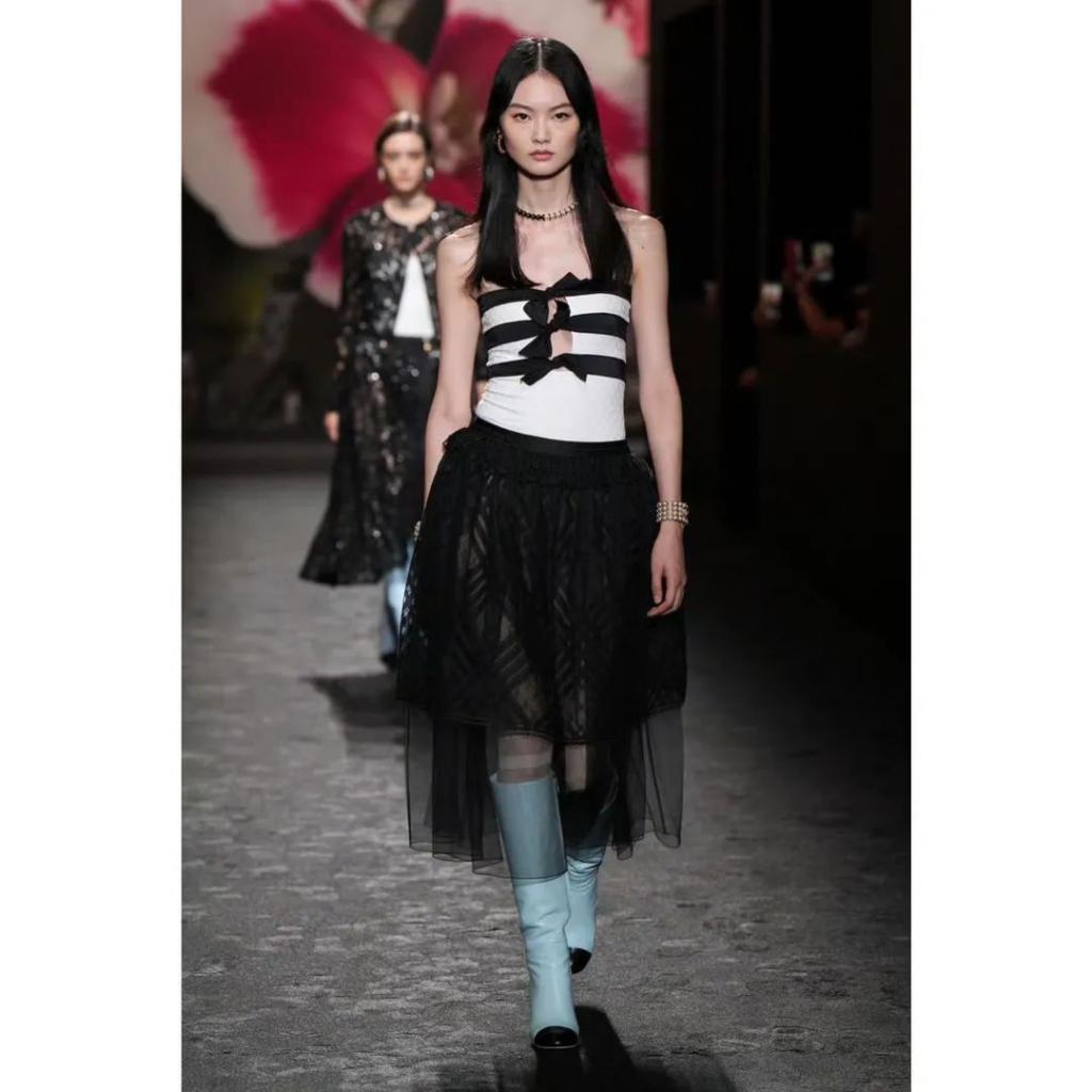 95花、85花，谁更能撑住场子，时装周走一圈就知道了！