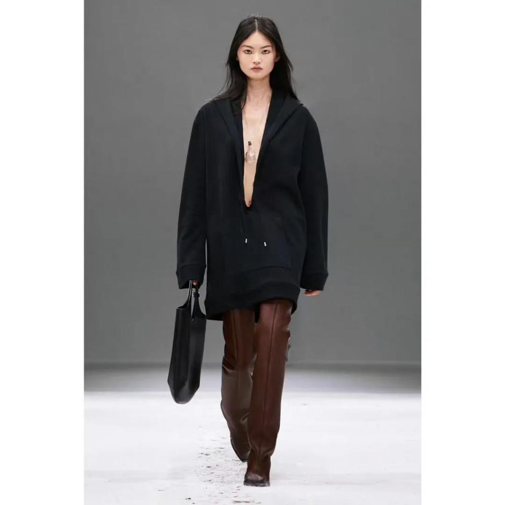 95花、85花，谁更能撑住场子，时装周走一圈就知道了！