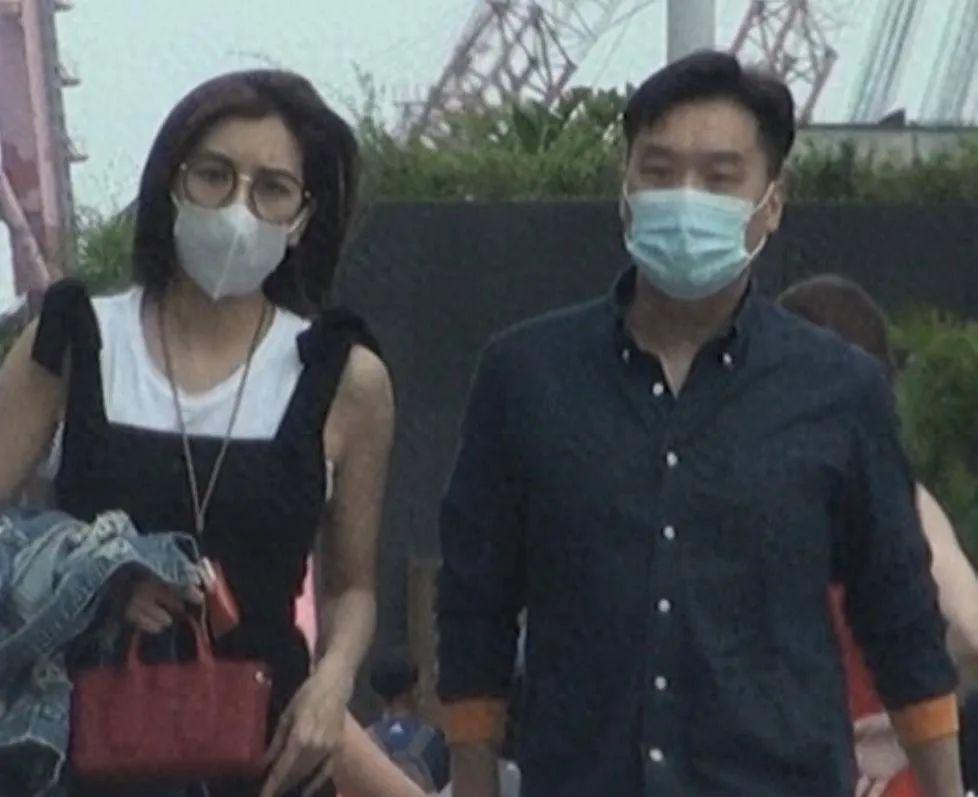 40岁知名女星官宣结婚！老公身份曝光，相恋超10年已同居