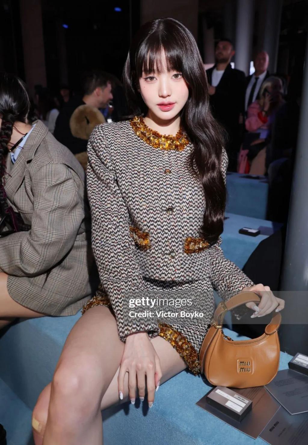 出席活动被指油腻显老？网友对女爱豆真的好严格