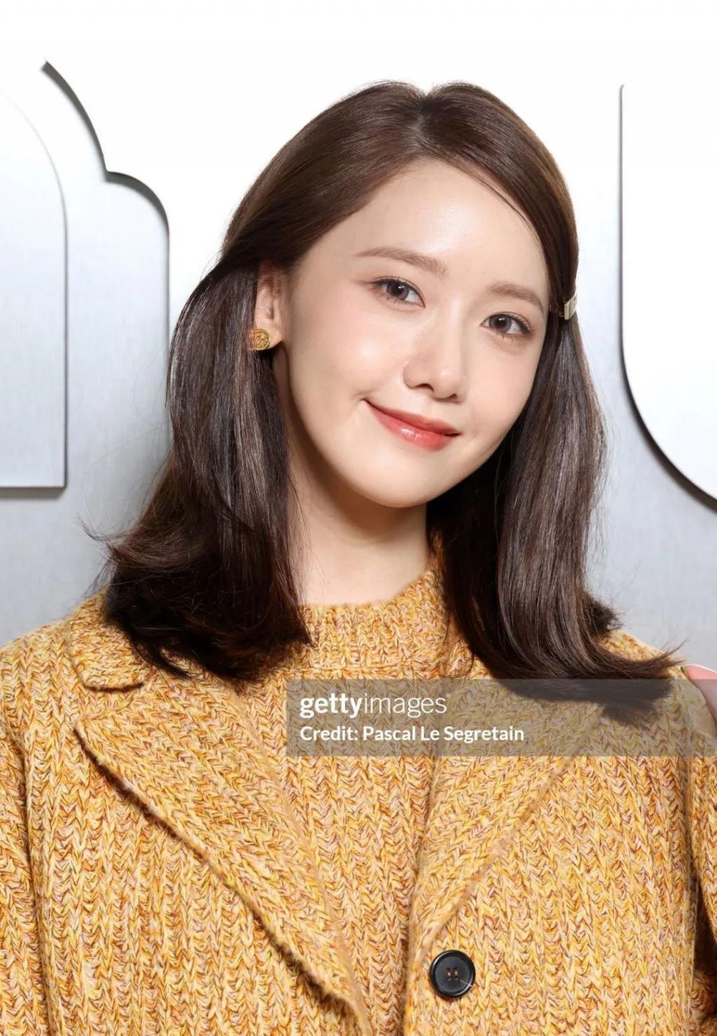 出席活动被指油腻显老？网友对女爱豆真的好严格