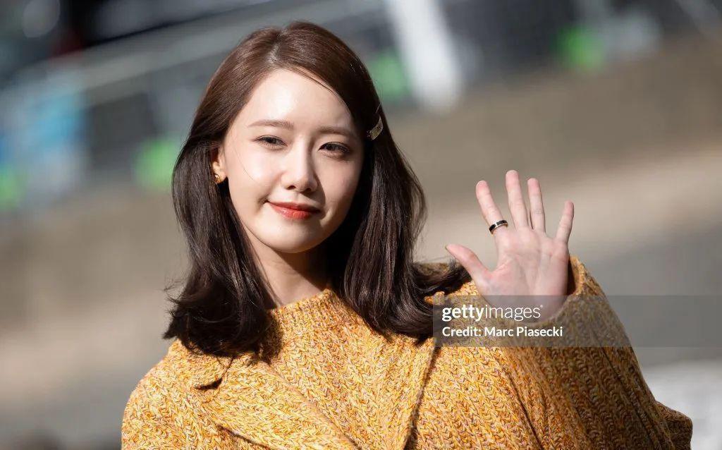 出席活动被指油腻显老？网友对女爱豆真的好严格